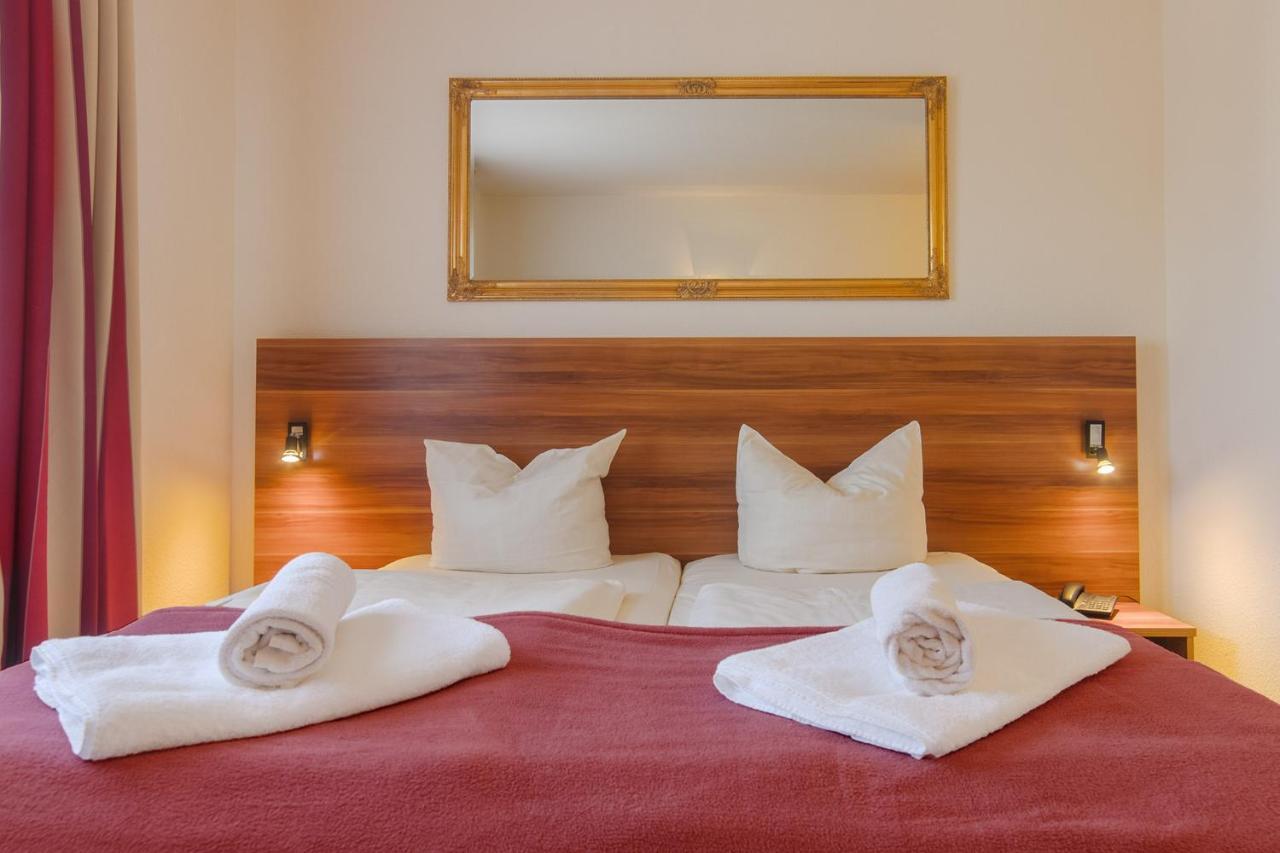 Hotel Mira Mare Хайлигенхафен Екстериор снимка